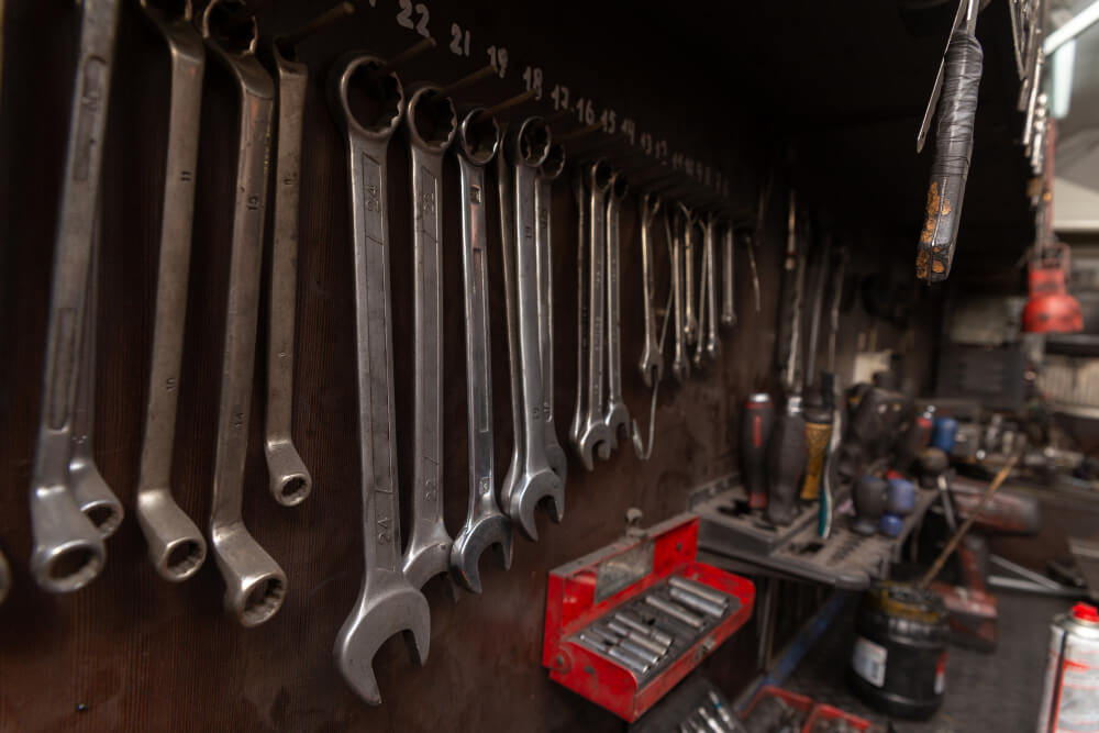 אספקה טכנית בצפון מאמר set-tools-real-auto-repair-shop-organization-workplace-mechanic (1)